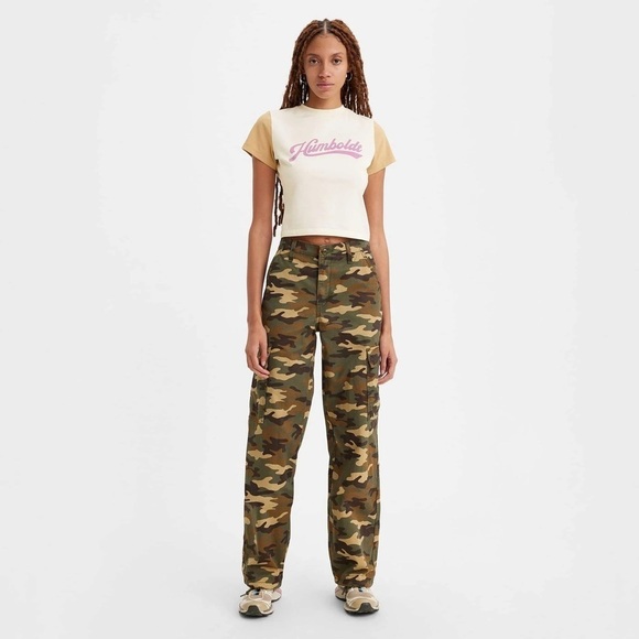 Levi's Pants - NWT Women's Levis 94 Baggy Cargo Pants 26x30 Camouflage Mid-Rise Wide Leg